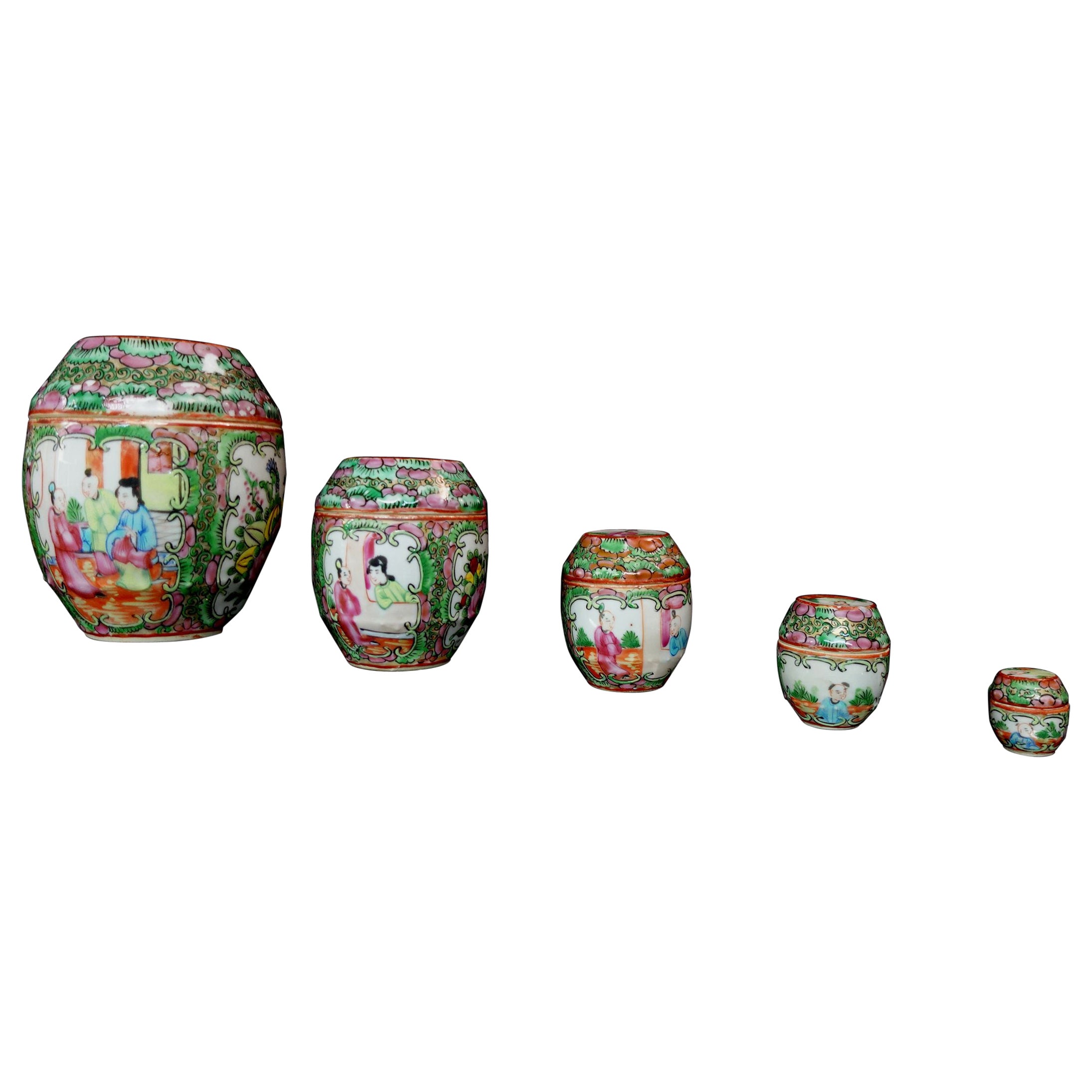 Five Famille Rose Export Porcelain Barrel-Form Covered Boxes, Early 19th Century For Sale