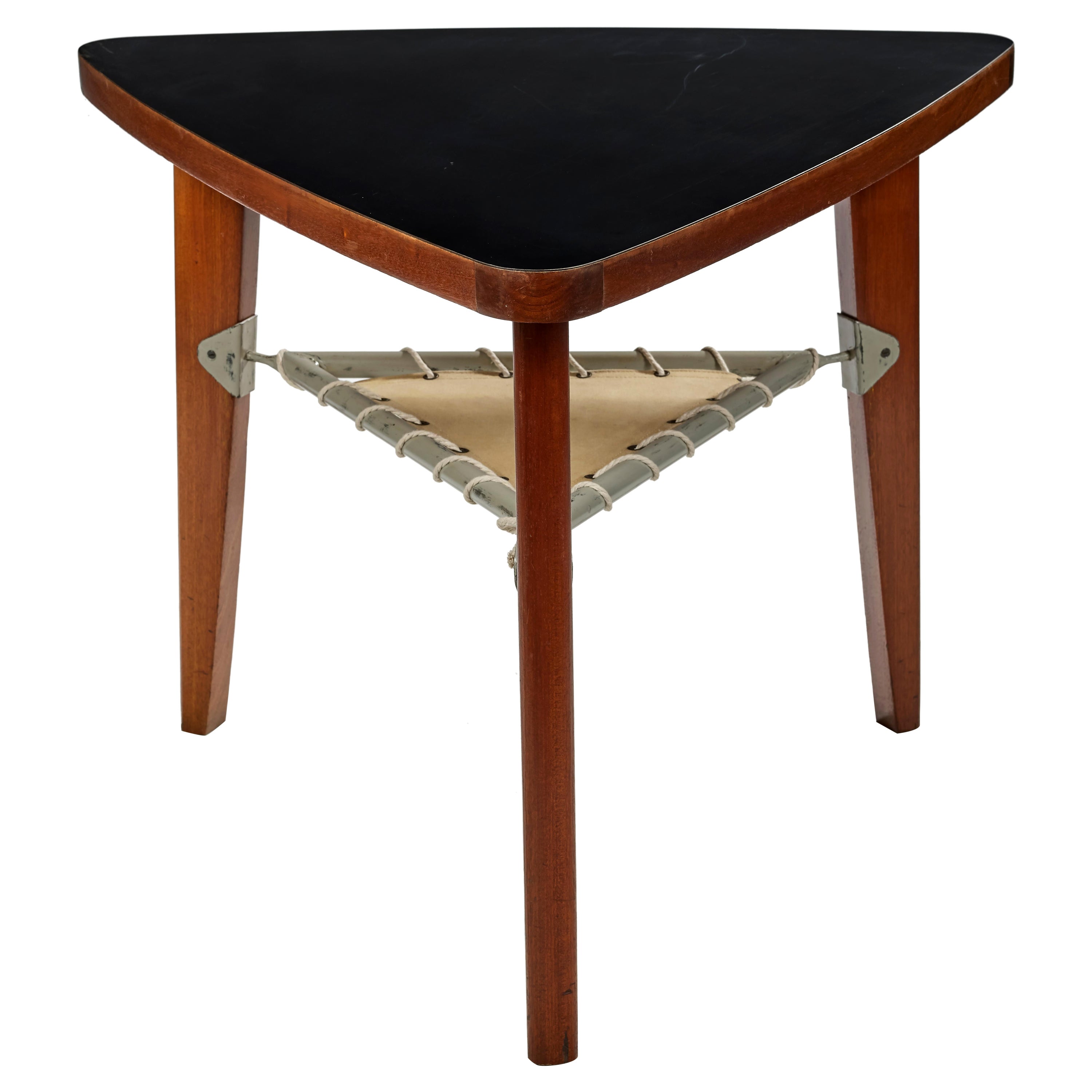 Table à piédestal Pierre Jeanneret, 1950 en vente