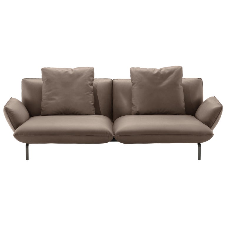 Grand canapé Dove de Zanotta en superbe cuir avec cadre en aluminium peint  en graphite En vente sur 1stDibs
