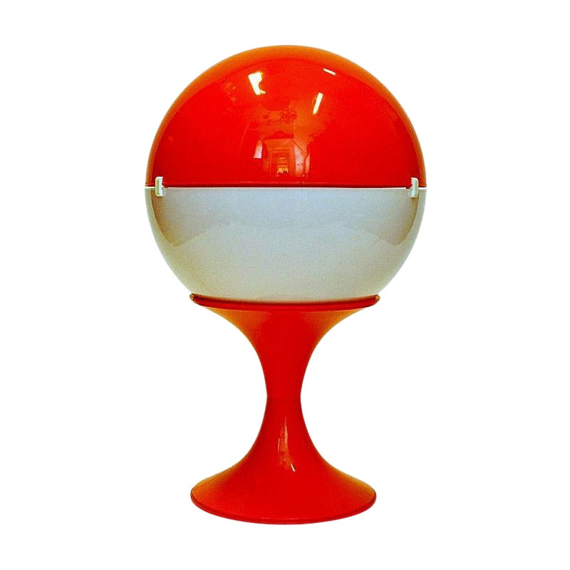 Skandinavische weiße und orangefarbene Space Age-Kugel-Tischlampe, 1970er Jahre
