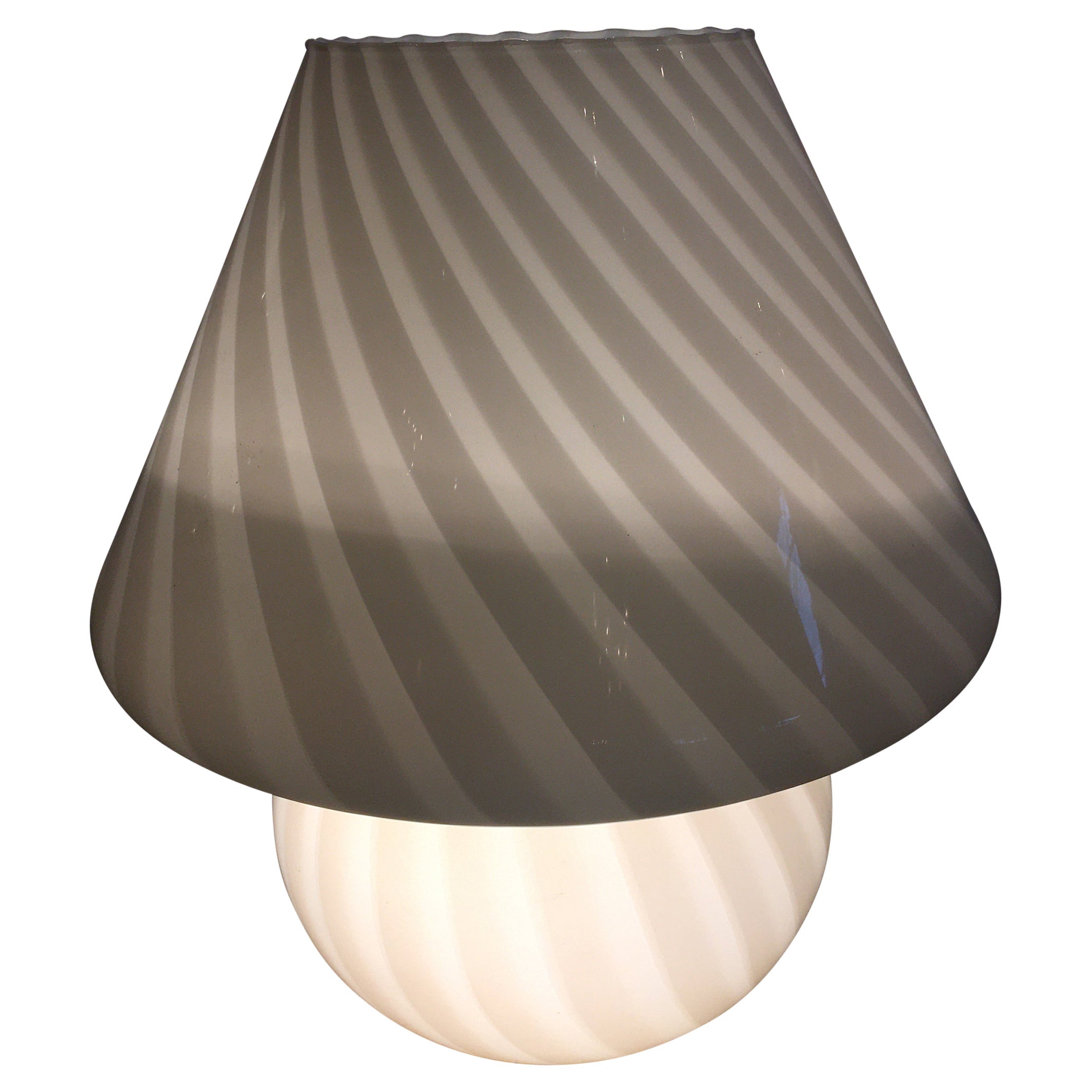 Elegant Murano Mushroom Table Lamp