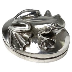 999 Pure Silver Repousse Frog / Toad Sculpture or Paperweight by Henryk Winograd