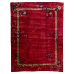 Tapis rouge Art Déco ancien en laine chinoise à motifs floraux fait à la main