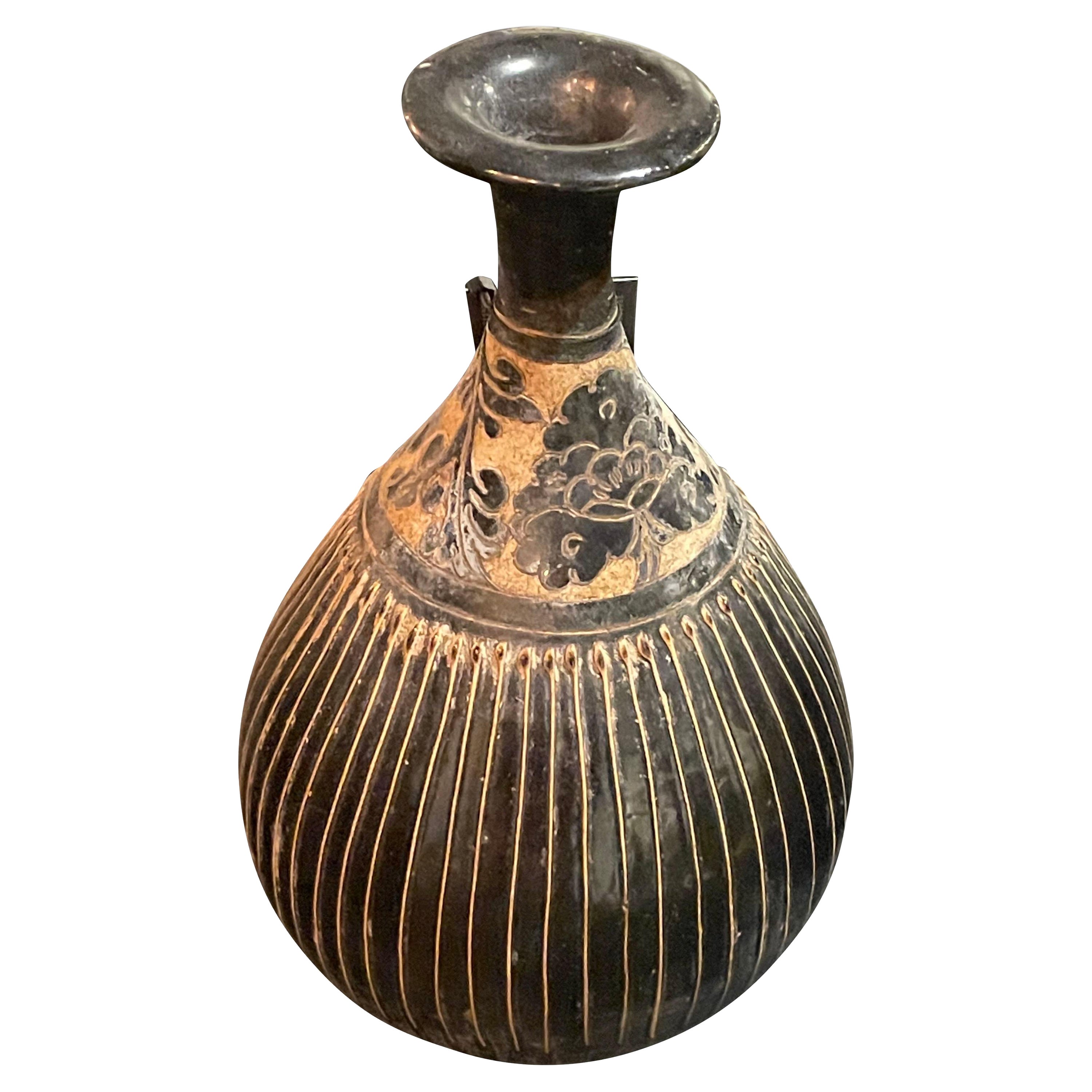 Schwarz-gold gestreifte Vase, China, zeitgenössisch