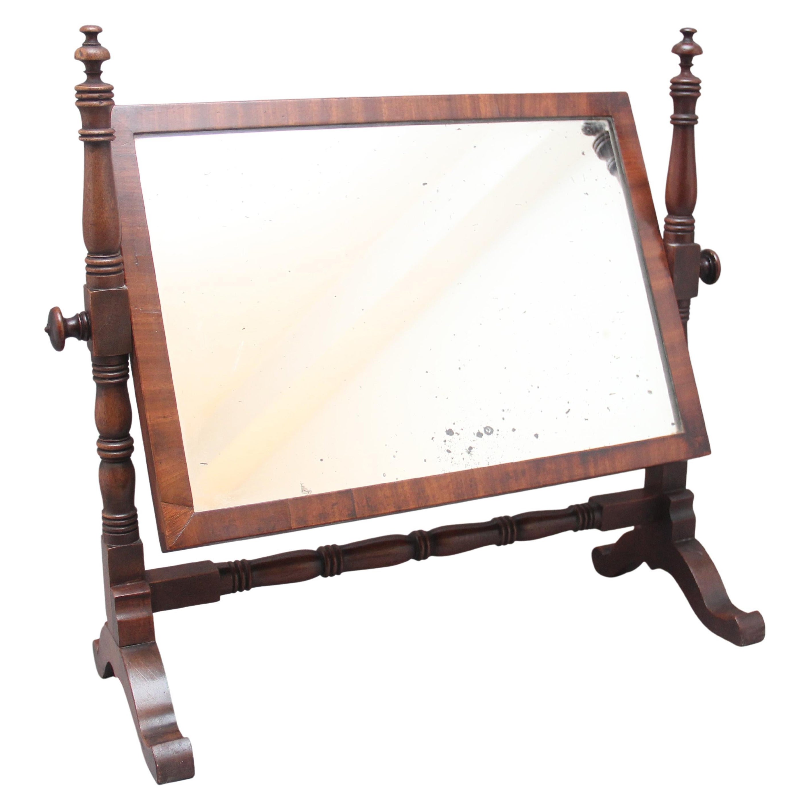 Mahagoni-Tischspiegel aus dem 19. Jahrhundert