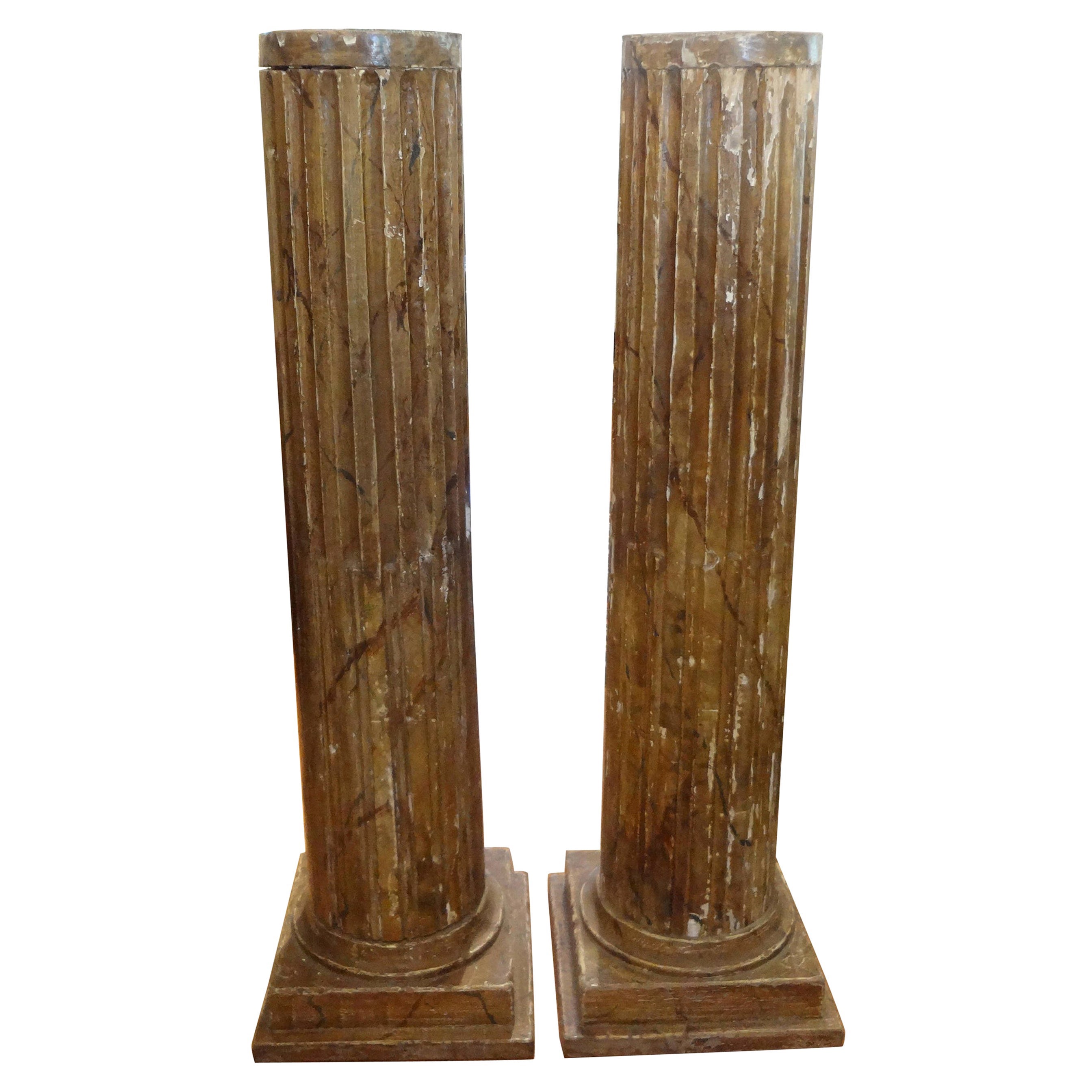 Paire de piédestaux en bois sculpté Louis XVI du 18ème siècle