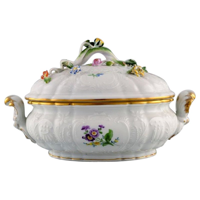 Meissen Porcelain Lidded Tureen with Hand-Painted Flowers and Gold Edge For Sale