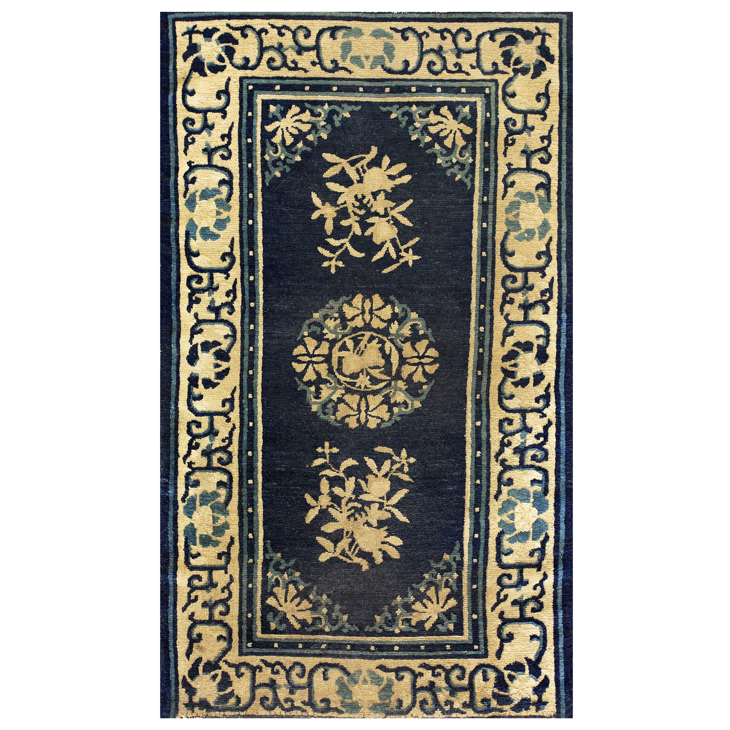 Early 20th Century Chinese Peking Rug ( 2'4" x 4' - 72 x 122 )