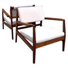 Mid Century Modern Jens Risom U 460 Lounge Chairs in Walnut