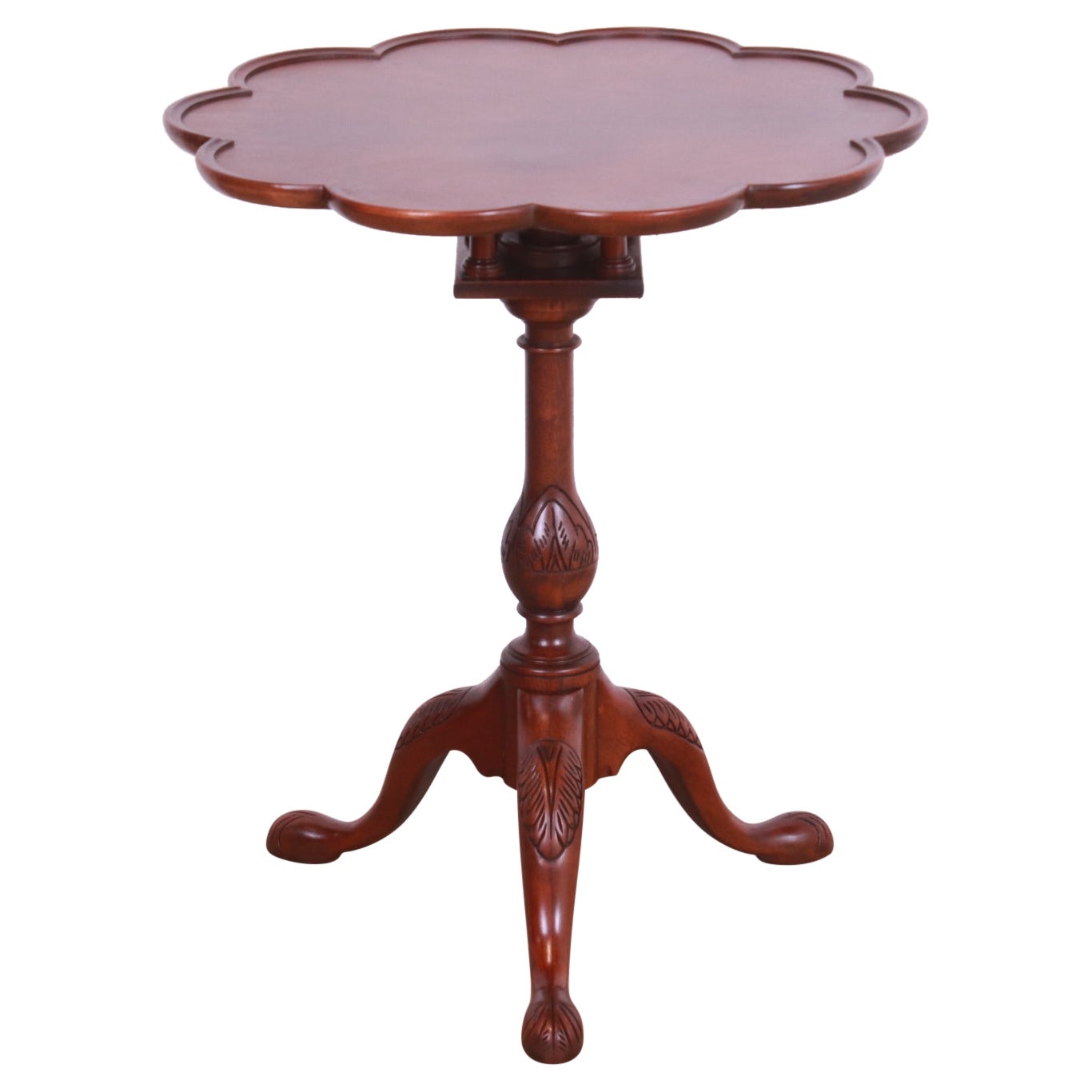 Baker Furniture Georgian Carved Mahogany Tilt Top Pedestal Tea Table For Sale