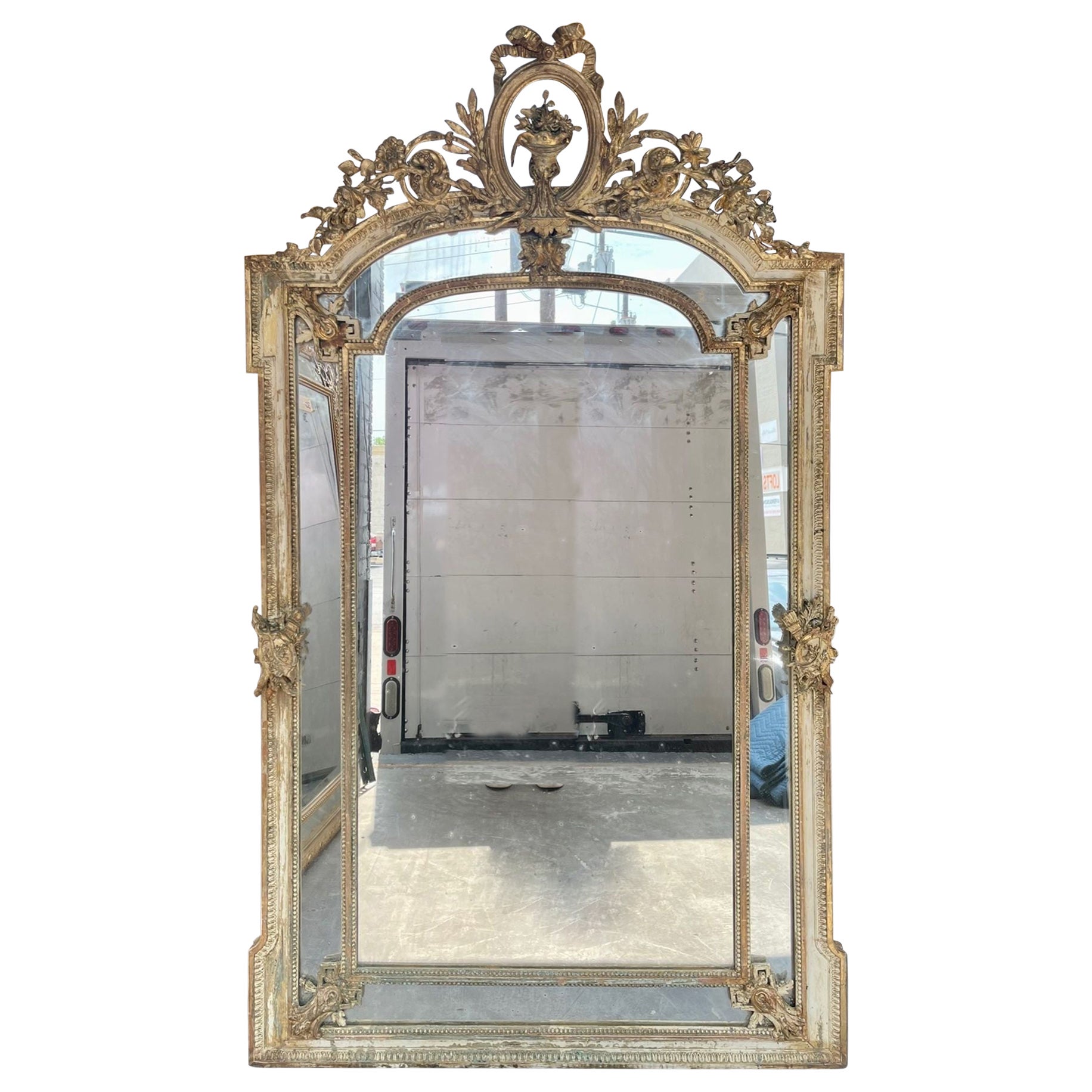 19th Century French Louis XVI Style Carved Giltwood Mirror For Sale at