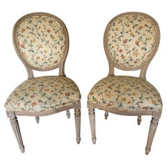 Paire de chaises d'appoint françaises de style provincial Louis XVI du 19ème siècle