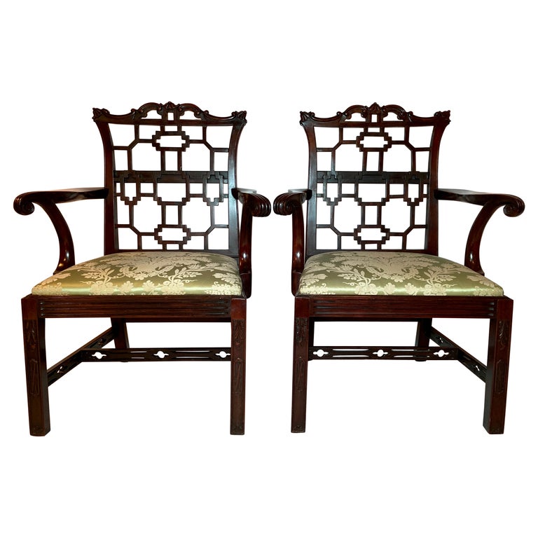 Paire de fauteuils anglais anciens en acajou de style Chippendale, vers  1865-1875 En vente sur 1stDibs