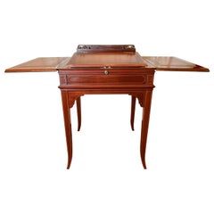 Antica scrivania inglese edoardiana in mogano intarsiato, circa 1890-1910