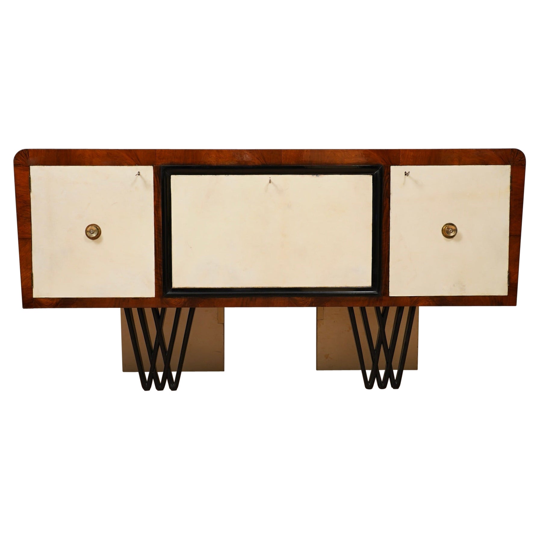 Italienisches Sideboard aus Nussbaum, Ziegenleder und Messing im Art déco-Stil, 1940 im Angebot