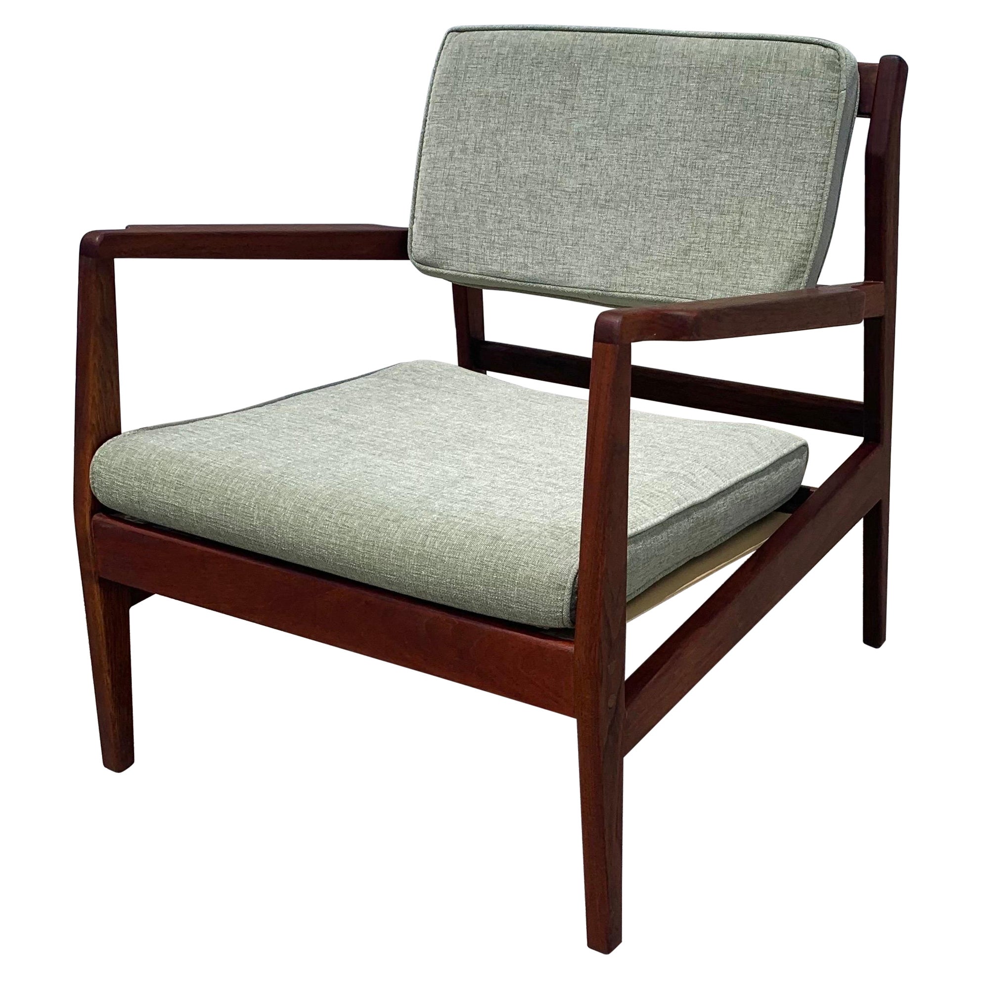 Mid-Century Modern Jens Risom U 460 Lounge Chair in Walnut and Sage Green For Sale
