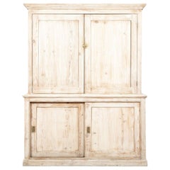 Armoire de garde-robe anglaise en pin blanchi du 19ème siècle