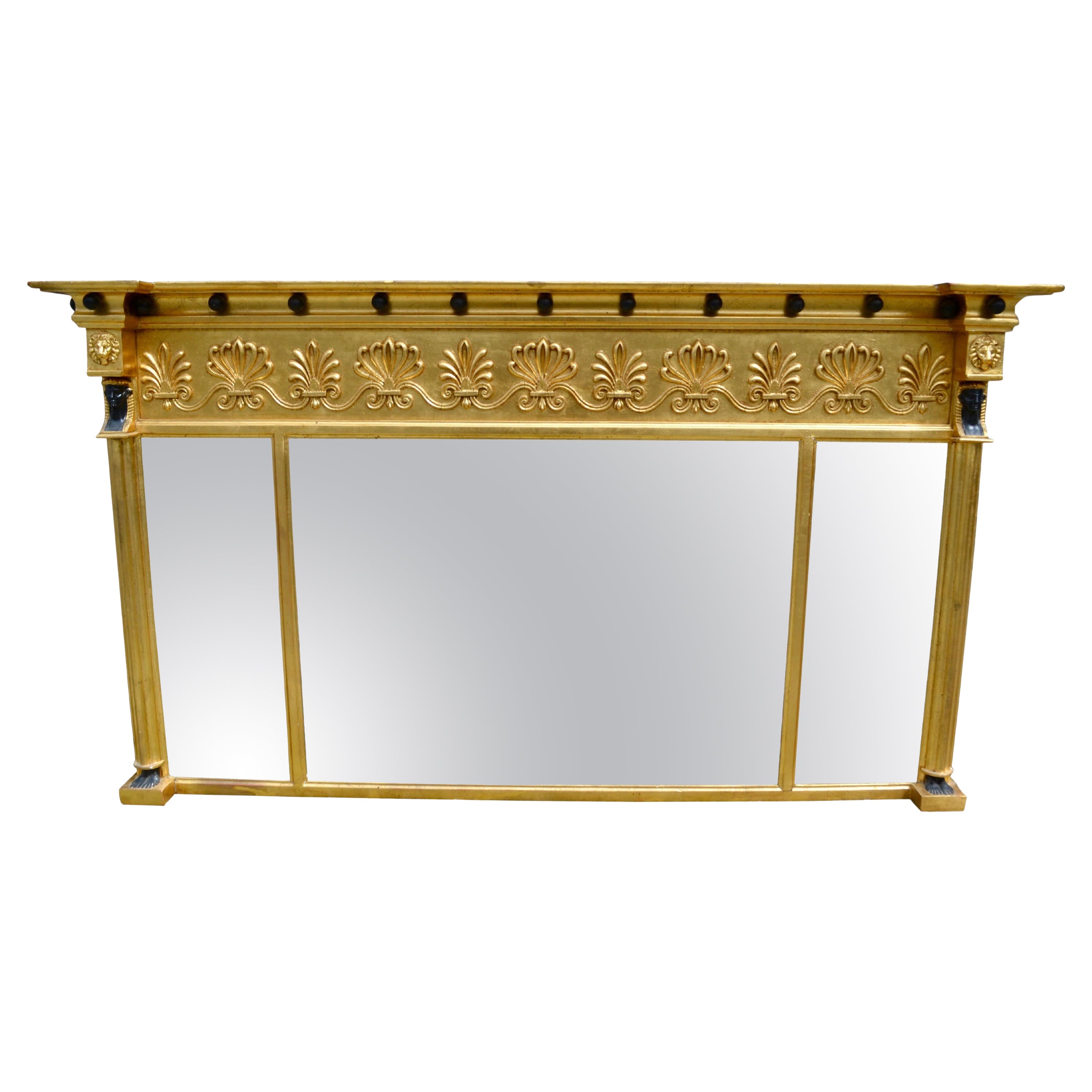 Englischer Regency-Spiegel im neoklassischen Stil des 19. Jahrhunderts, vergoldetes Holz
