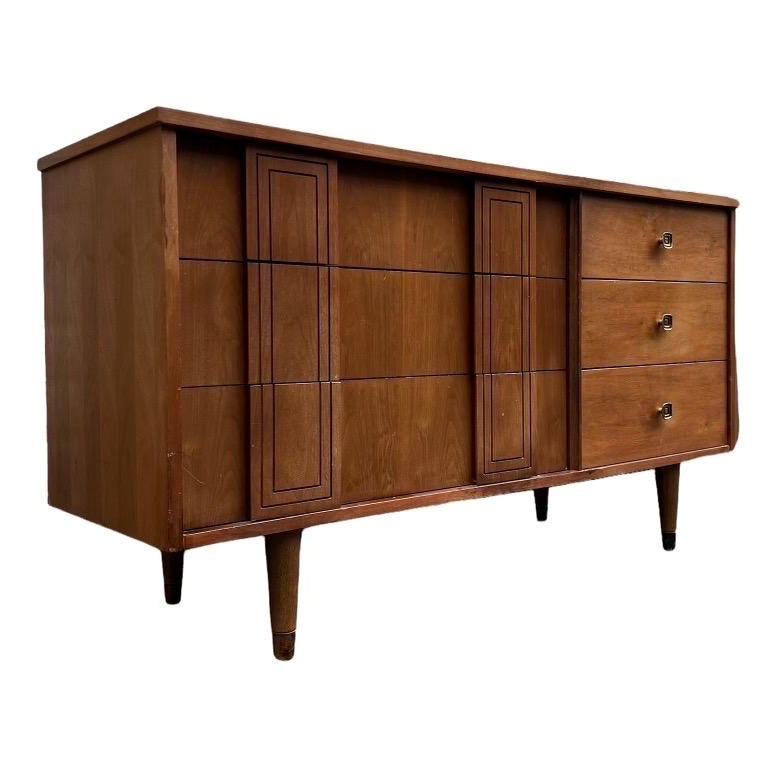 Rare Vintage Mid-Century Modern Stanley Walnut Dresser with Dovetail Drawers For Sale