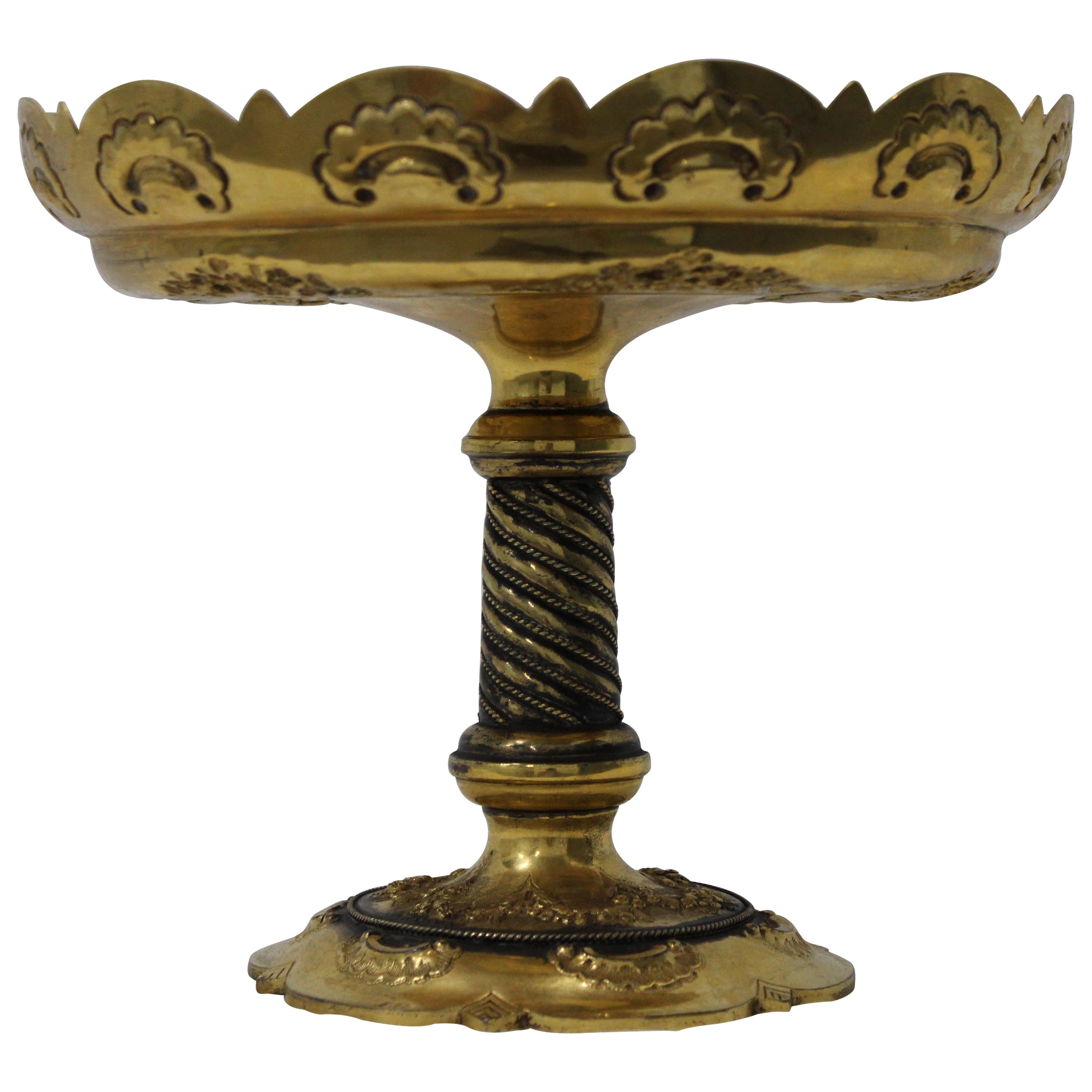 Vergoldete Kompottschale aus Messing mit Repousse, hergestellt von Martin Hall & Company