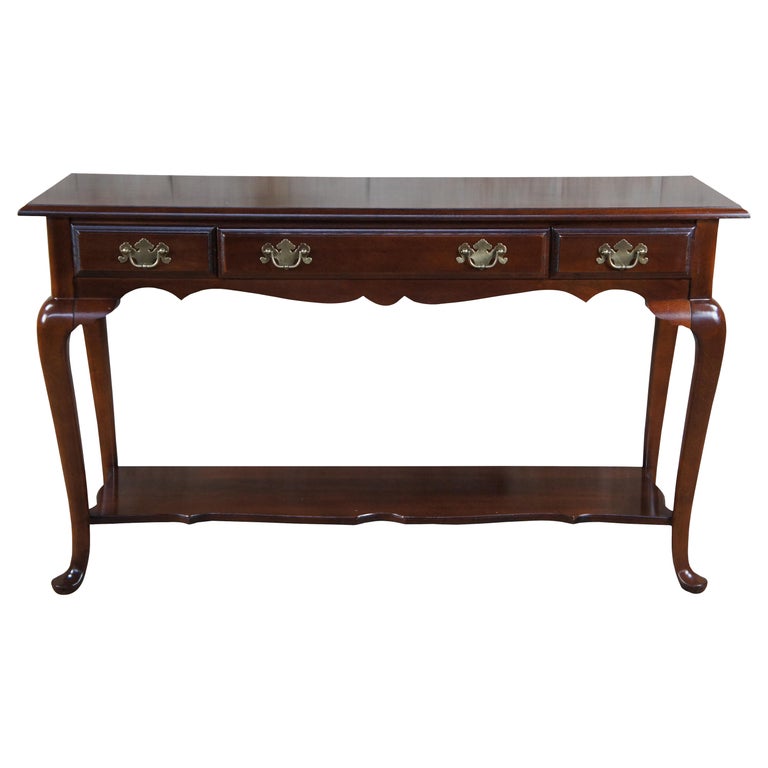 Bassett Cherry Queen Anne 2 Tier Serpentine Sideboard Console Sofa Hall