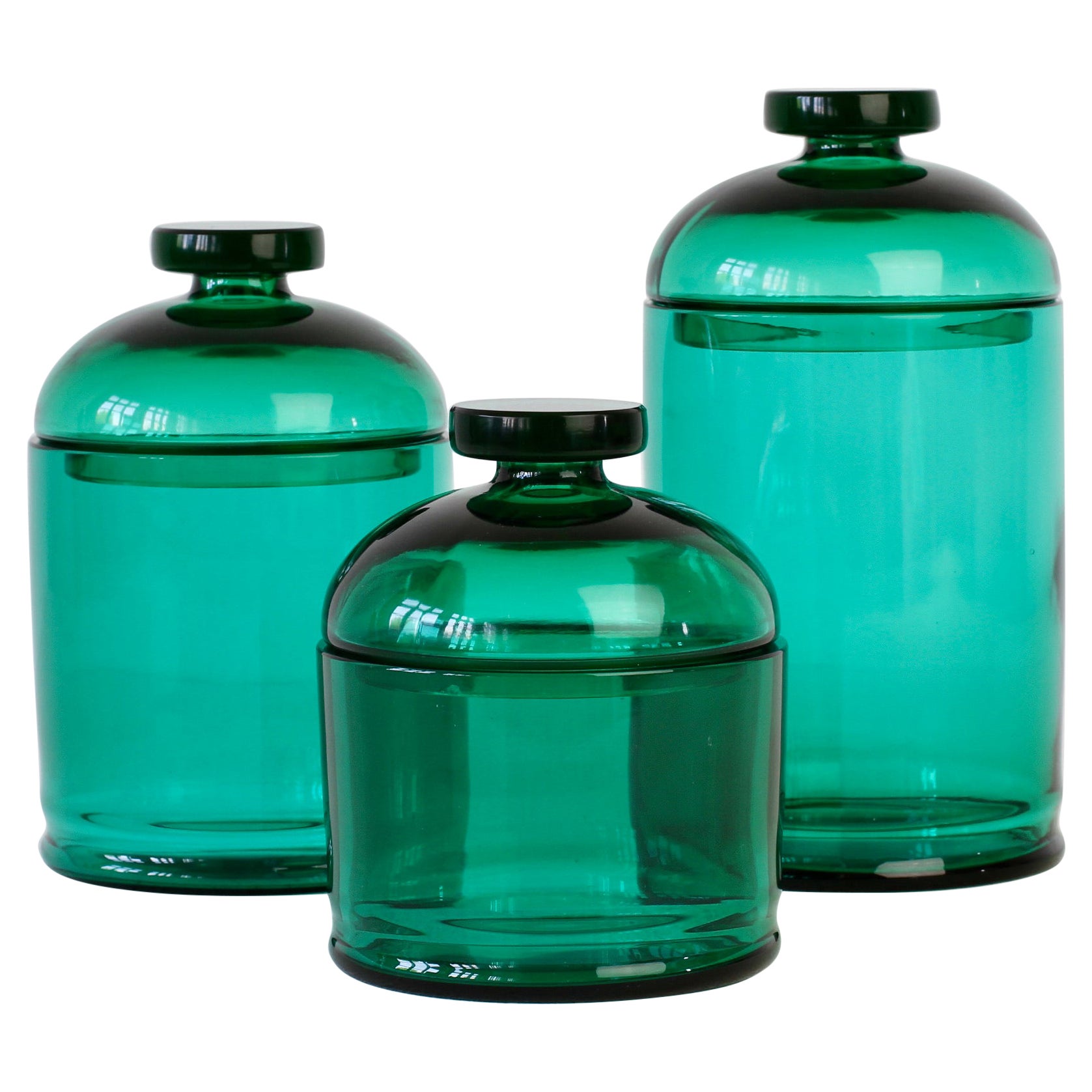 Trio de pots d'apothicaire en verre de Murano vert transparent du milieu du siècle dernier de Cenedese