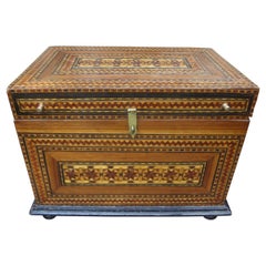 Antiker marokkanischer Koffer, Truhe oder Schachtel