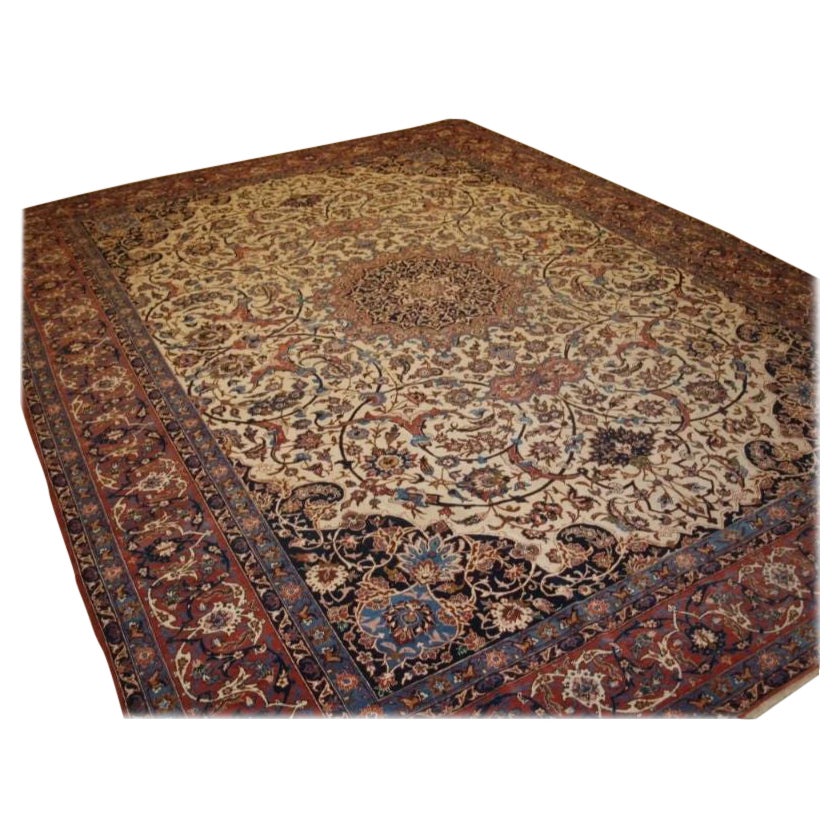 Old Isfahan Carpet of Large Size with Classic Design For Sale