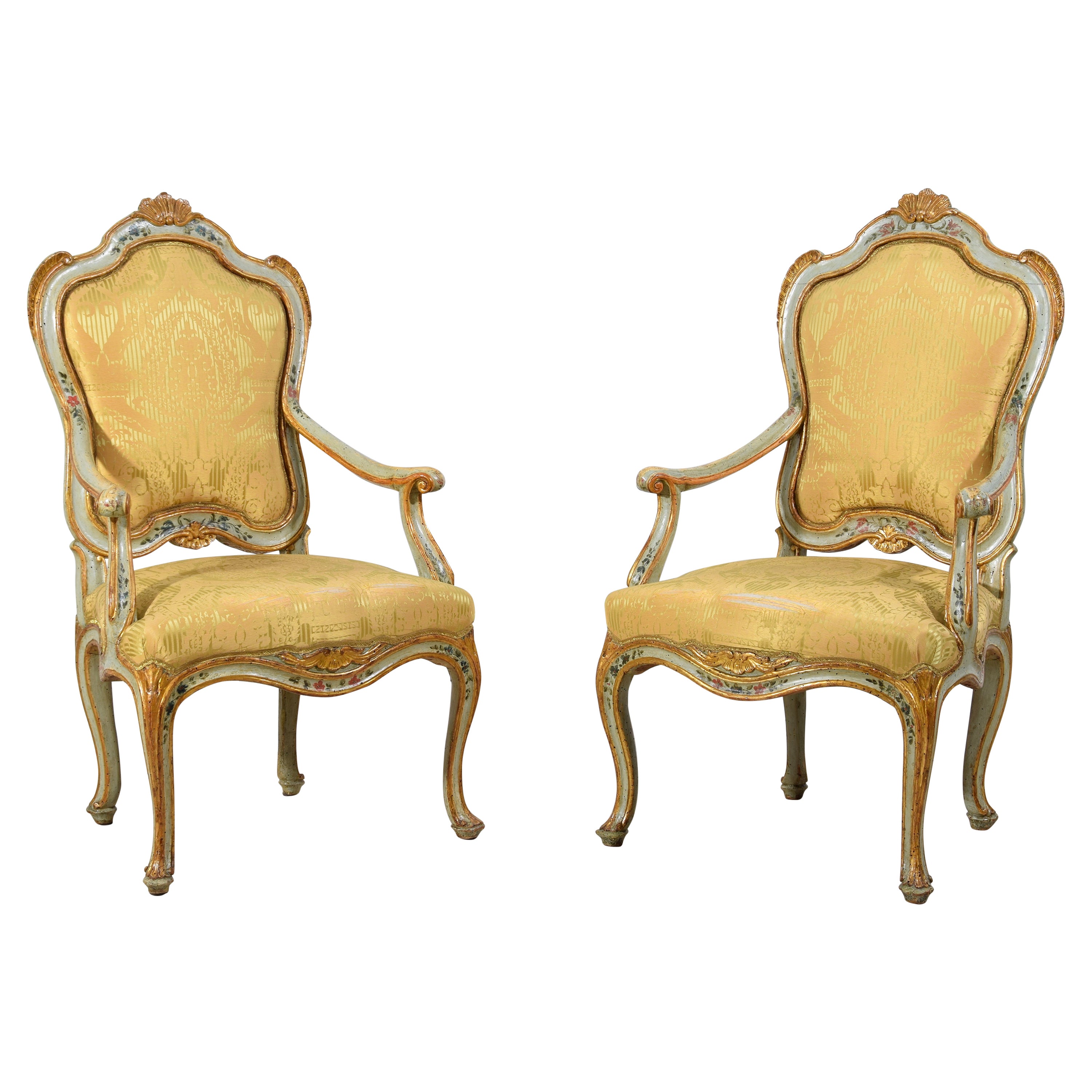 Paar venezianische Barocchetto-Sessel aus lackiertem vergoldetem Holz aus dem 18. Jahrhundert