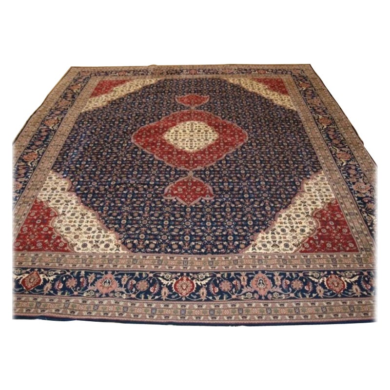 Alter Täbriz-Teppich mit klassischem Medaillon-Design im Angebot