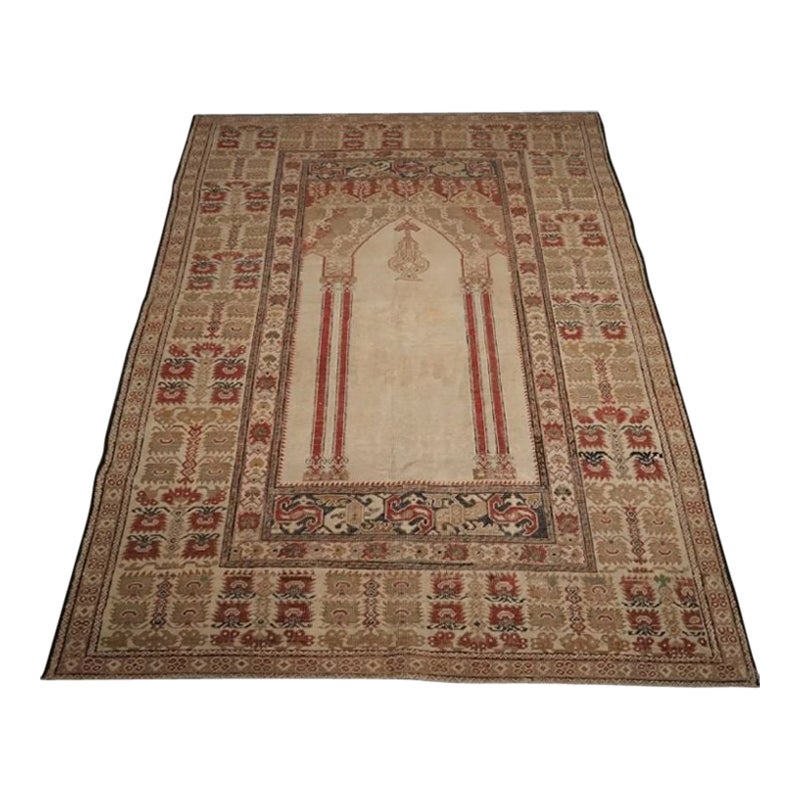 Ancien tapis de prière turc Ghiordes avec fond blanc, 18ème siècle