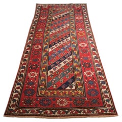Antiker kaukasischer langer kaukasischer Talish-Teppich mit diagonalen Streifenmuster, um 1890