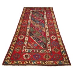 Ancien tapis caucasien long Kazak Gendje avec motif de rayures diagonales, vers 1890