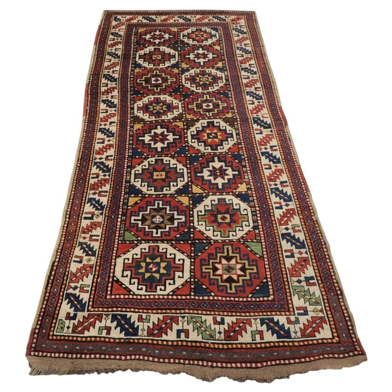 Tapis long Kazak du Caucase du Sud en vente