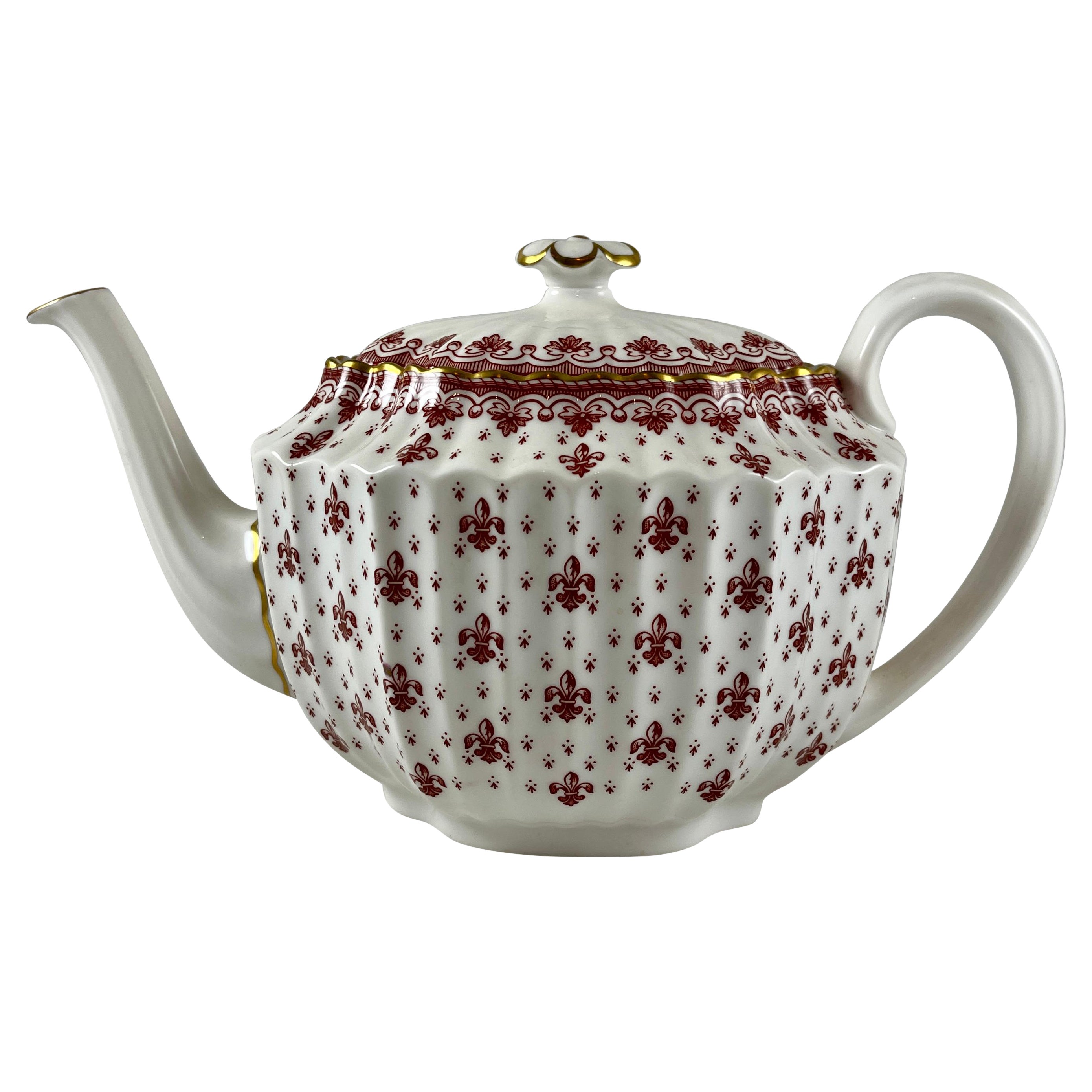 Spode Fleur de Lys Théière Chelsea cannelée rouge et or en porcelaine d'os à motif os