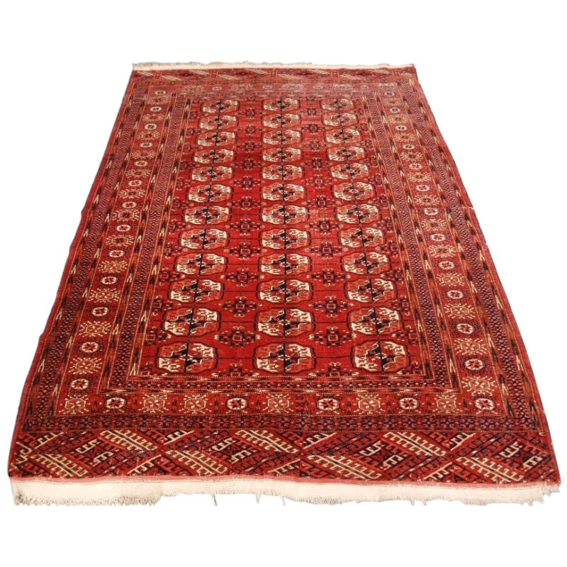 Antiker Tekke Turkmenischer Teppich in traditionellem Design im Angebot
