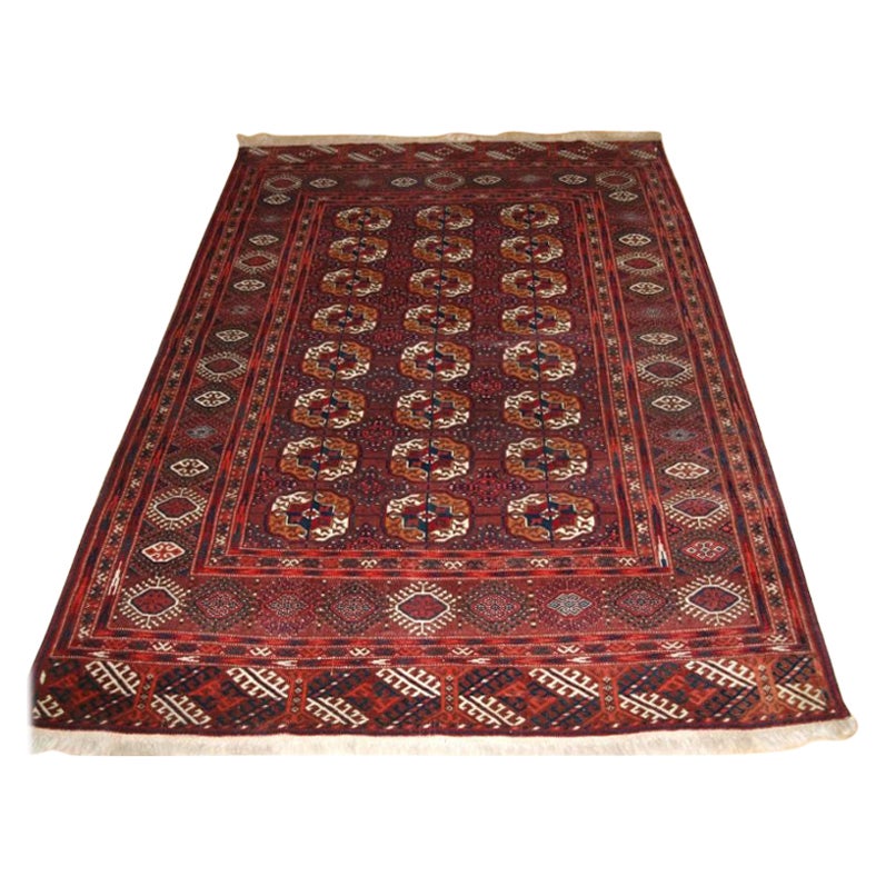 Antique Tekke Turkmen Rug of Traditional Design and Excellent Colour For Sale