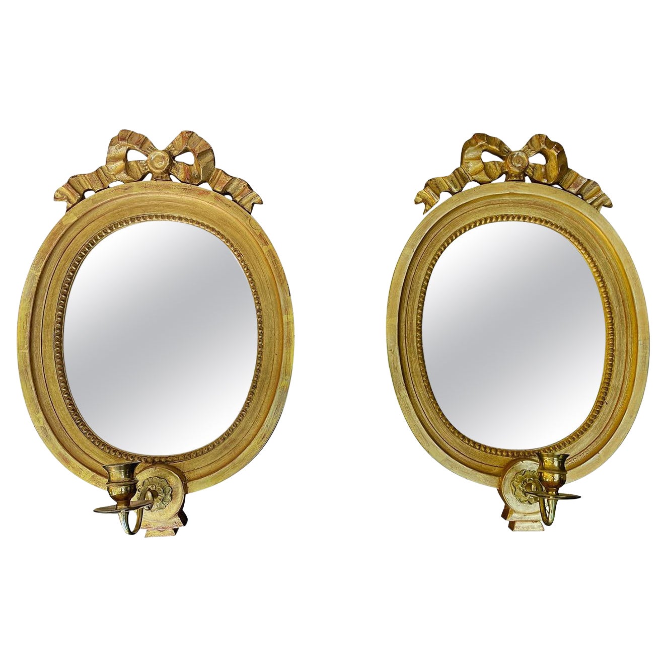 19th - 20th Century Swedish Gustavian Pair of Oval Gilded Wood Glass Mirrors