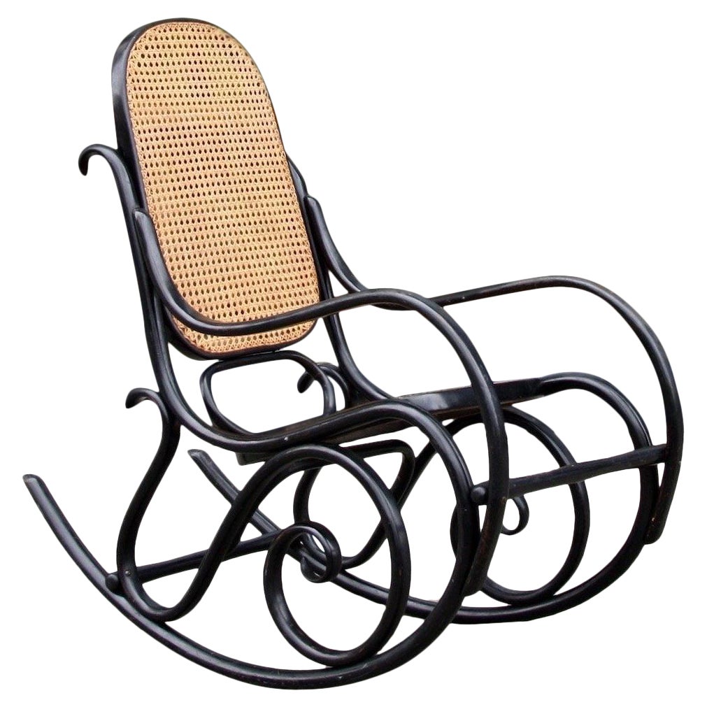 No*10 Rocking Chair, Michael Thonet For Sale