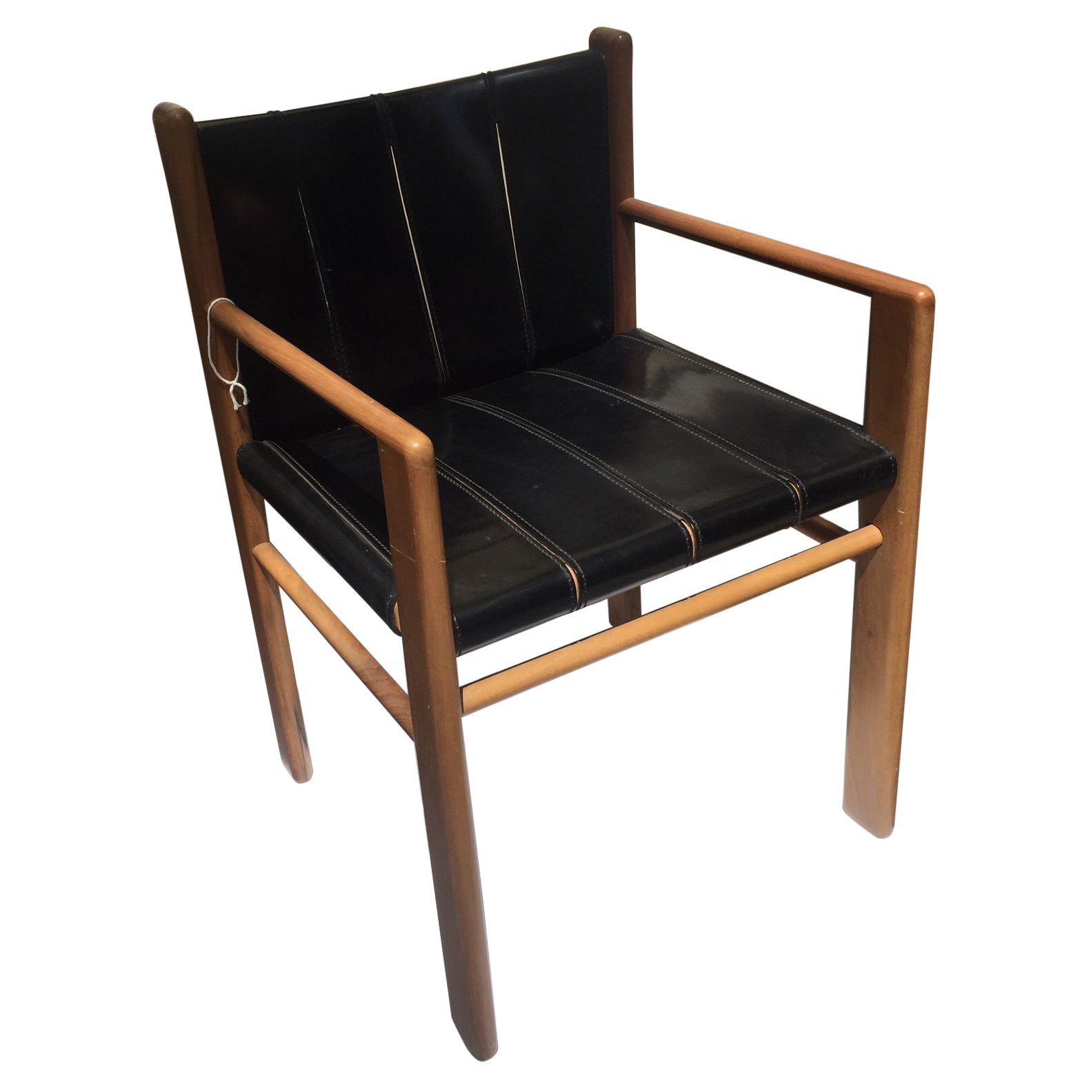 Mid Century Mode, G. Frattini for Bernini, Armchair in Walnut and Black Leather. For Sale