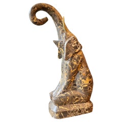 Sculpture d'éléphant en marbre de Portoro tessellé