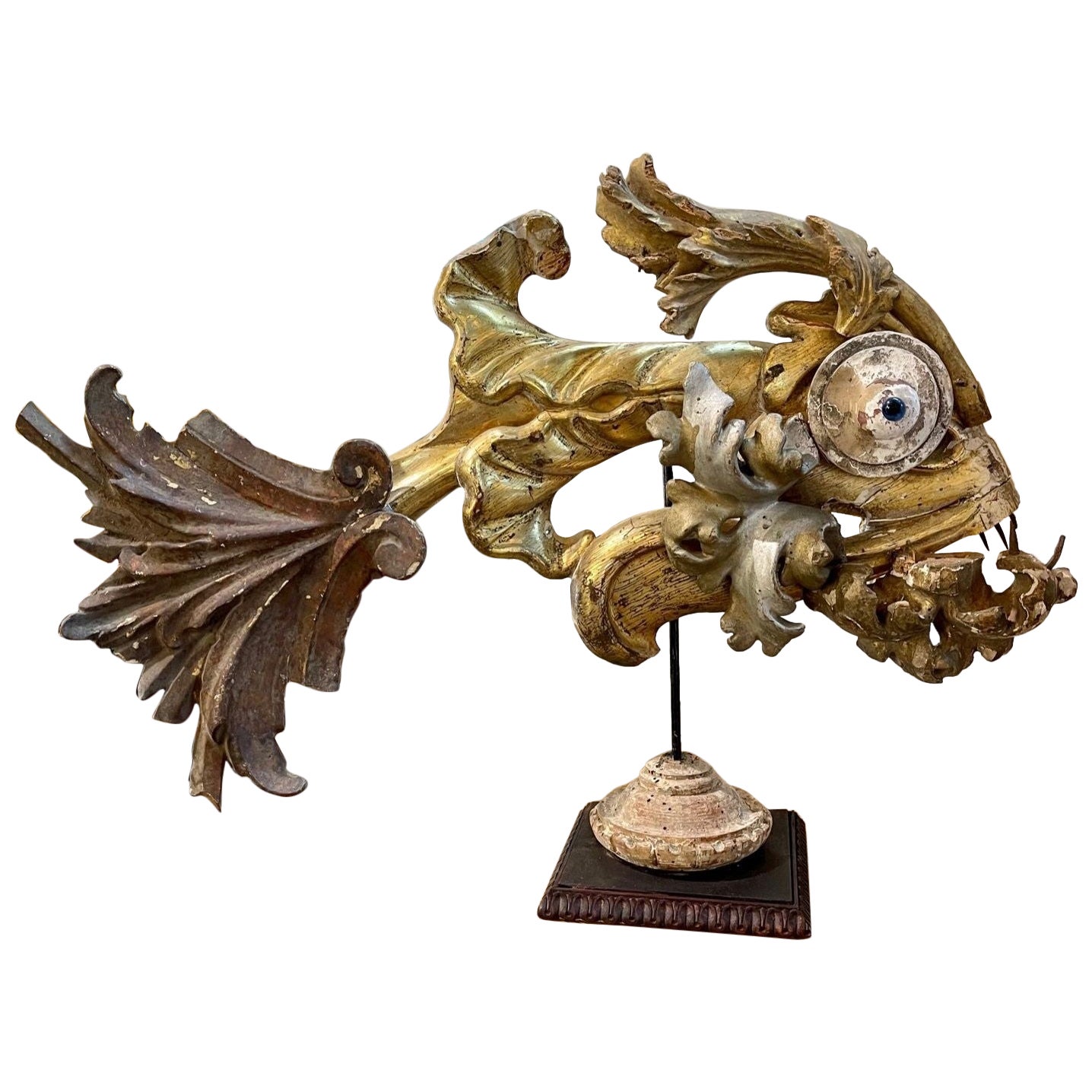 Sculpture de poisson en bois doré du XVIIIe siècle avec éléments