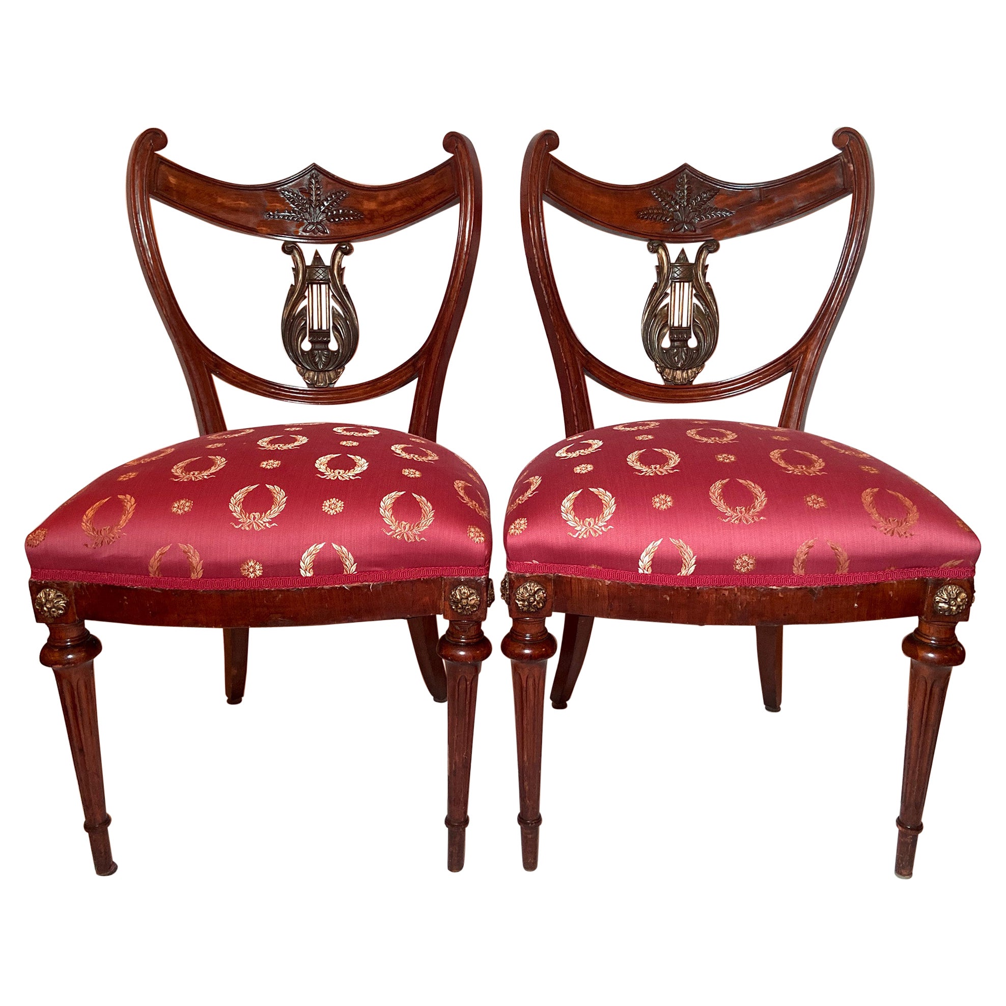 Paire de chaises anciennes en acajou de style Régence anglaise, vers 1820-1830.