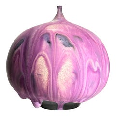 Vase en porcelaine émaillée rose et émaillée Cabat d'Erni, sculpture en céramique rose et crème