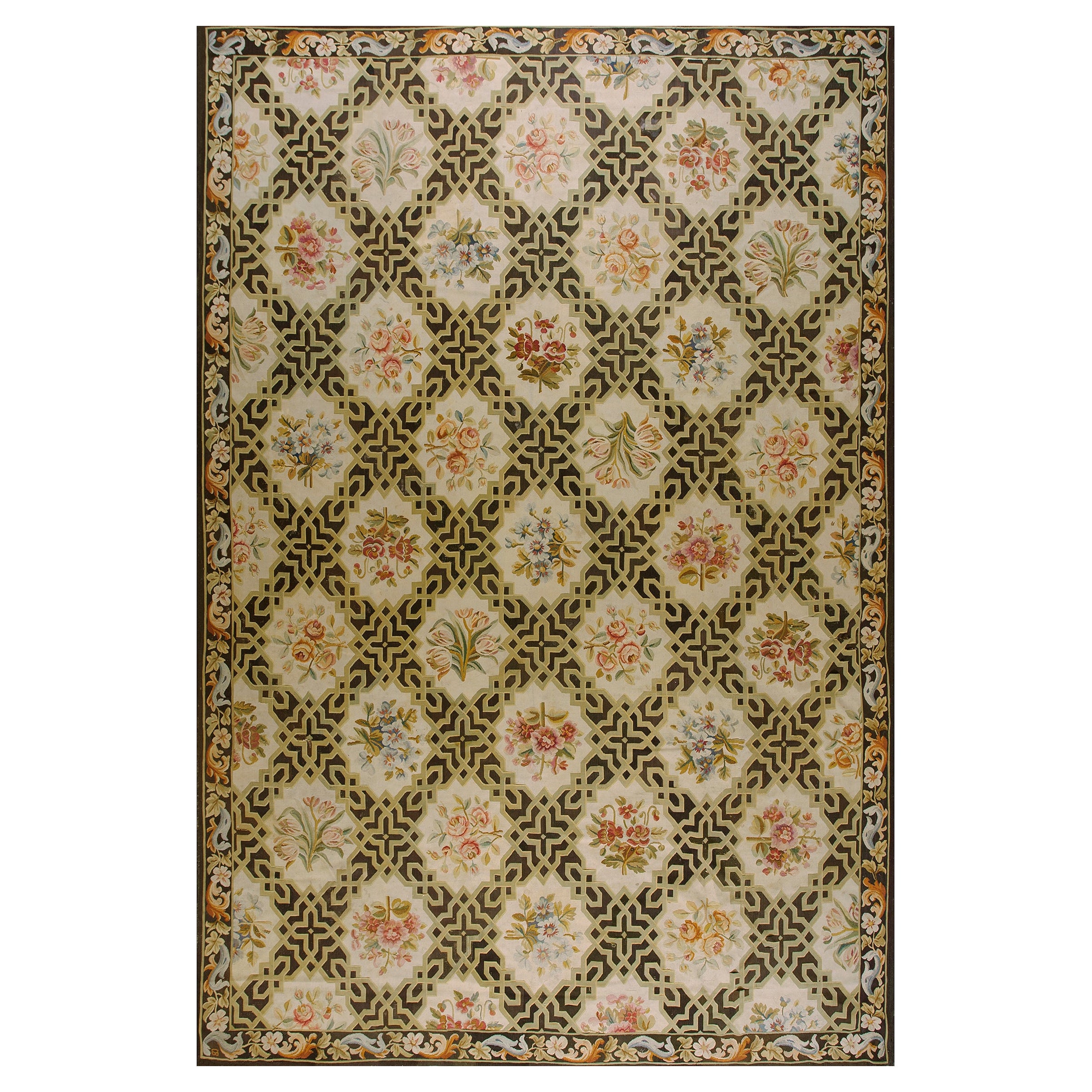 Early 20th Century French Aubusson Carpet ( 9' 8'' x 15' 3'' - 295 x 465 cm ) For Sale