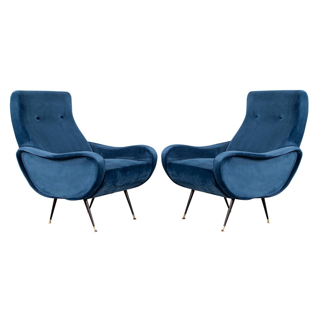 Paire de fauteuils de salon italiens vintage en velours bleu dans le style de Zanuso