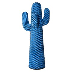 Escultura Andy's Cactus Blue Coat Racks de Andy Warhol x Gufram