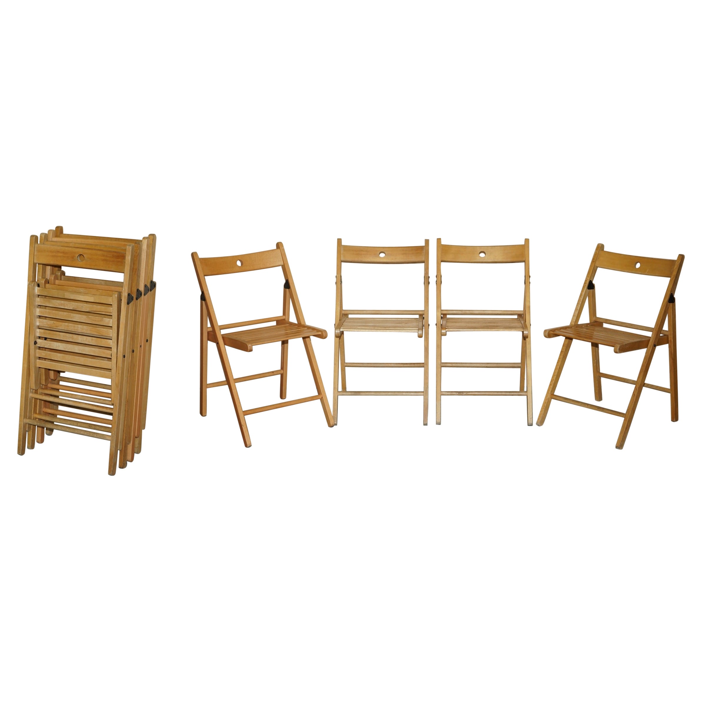 Suite of Four English Oak circa 1940's Folding Steamer Chairs Stunning Patina For Sale