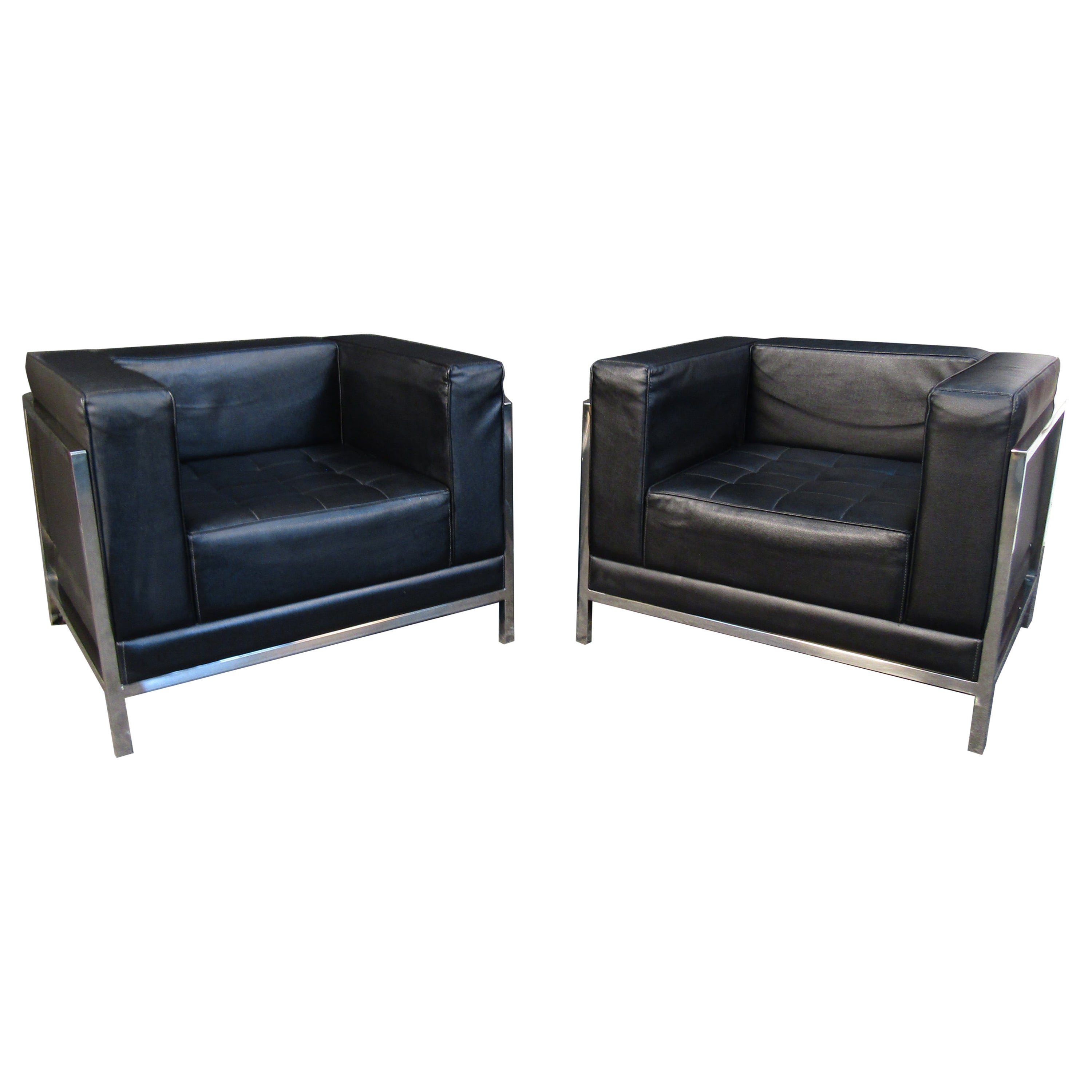 Mid-Century Modern Pair of Club Chairs in Black Leather and Chrome