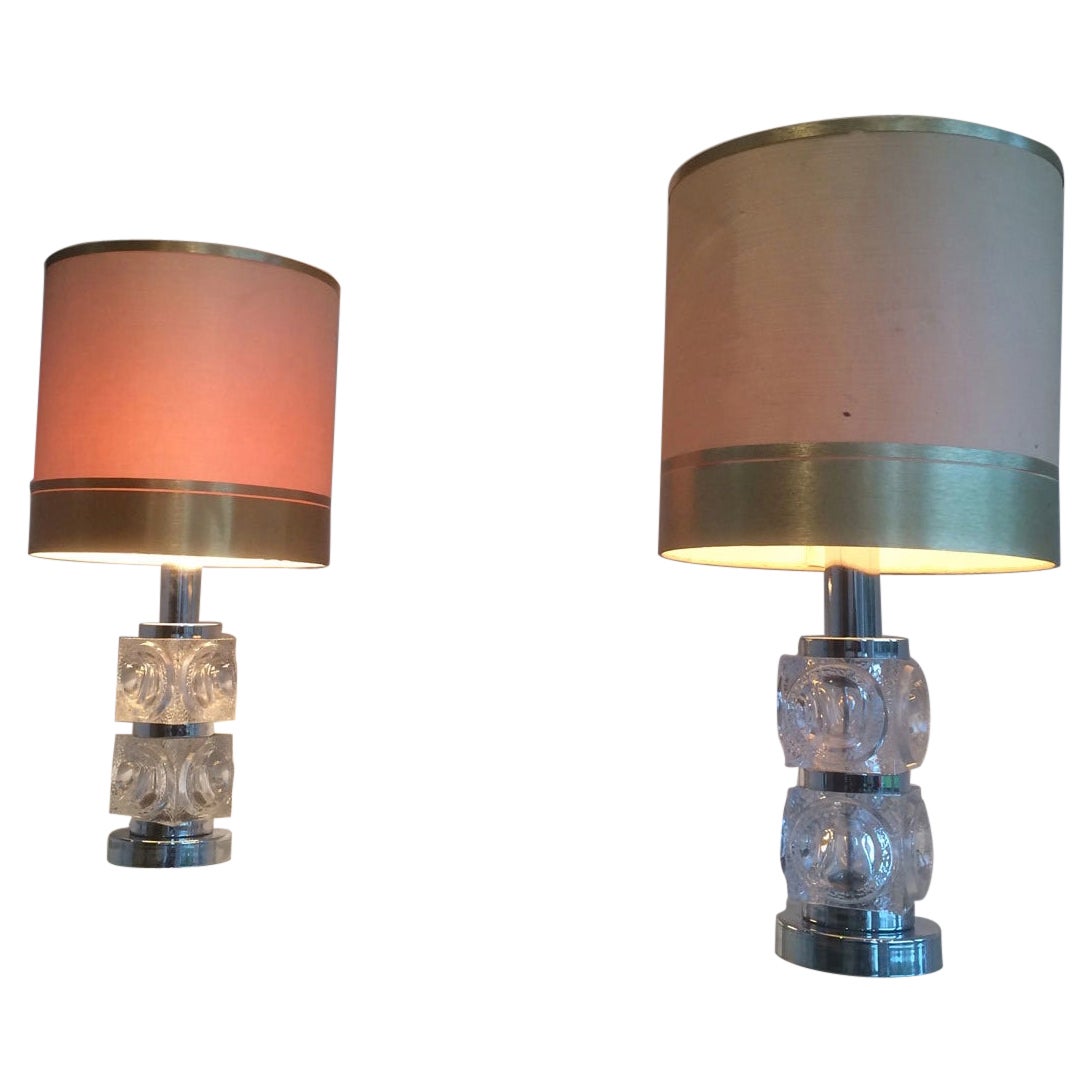 Paire de lampes de bureau en verre et chrome, françaises, vers 1970 en vente